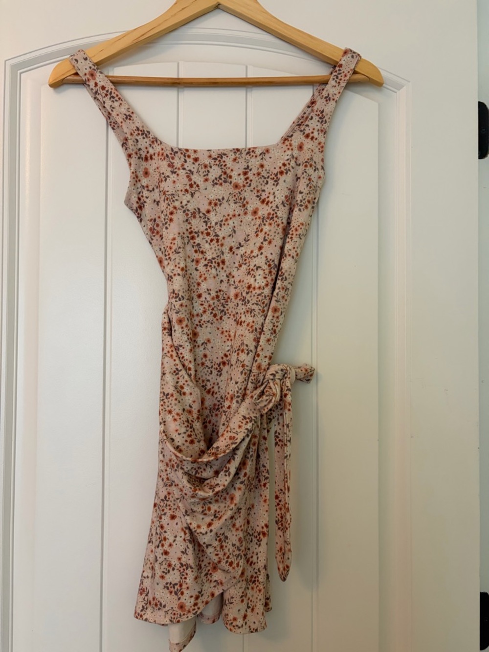 Aritzia - Wilfred Floral Tie-Waist Mini Dress